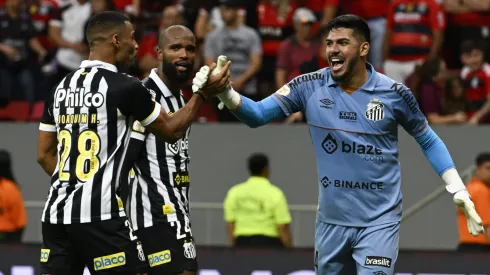Corinthians prepara oferta para fechar a contratação de peça fundamental do Santos. Foto: Mateus Bonomi/AGIF