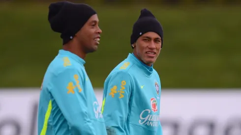 Neymar and Ronaldinho of Brazil (Photo by Mike Hewitt/Getty Images)