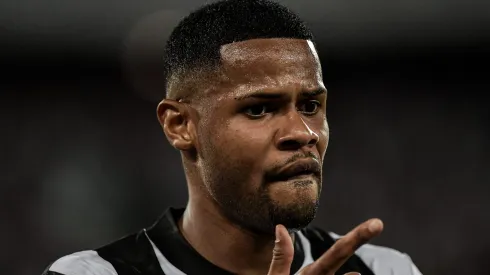 RJ – RIO DE JANEIRO – 28/02/2024 – COPA LIBERTADORES 2024, BOTAFOGO X AURORA – Junior Santos jogador do Botafogo comemora seu gol durante partida contra o Aurora no estadio Engenhao pelo campeonato Copa Libertadores 2024. Foto: Thiago Ribeiro/AGIF