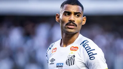 Santos aceita vender Joaquim para o Corinthians e define exigência para negócio. Foto: Abner Dourado/AGIF
