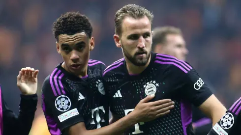 Real Madrid não para em Davies e considera fechar com outro craque do Bayern. (Photo by Ahmad Mora/Getty Images)