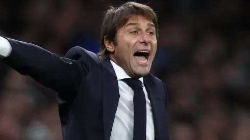 Antonio Conte 'supera' Zidane e fica mais próximo de retornar a Juventus.(Photo by Julian Finney/Getty Images)