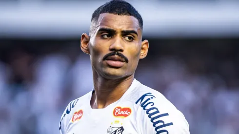 Joaquim, zagueiro do Santos, é alvo do Bahia - Foto: Abner Dourado/AGIF