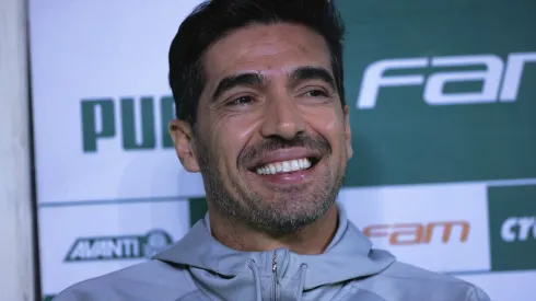 Abel Ferreira aprova contratação de atacante avaliado em R$ 91 milhões no Palmeiras. Foto: Ettore Chiereguini/AGIF