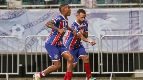 BA - SALVADOR - 20/03/2024 - COPA DO NORDESTE 2024, BAHIA X VITORIA - Jean Lucas jogador do Bahia comemora seu gol com Caio Alexandre jogador da sua equipe durante partida contra o Vitoria no estadio Arena Fonte Nova pelo campeonato Copa Do Nordeste 2024. (Foto: Renan Oliveira/AGIF)