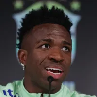 Árbitro recebe OK para tomar 3 atitudes caso Vinícius Júnior seja atacado; amistoso pode ser até suspenso