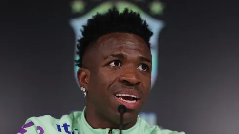 Vinícius Júnior recebe braçadeira de capitão. Foto: Rafael Ribeiro/CBF