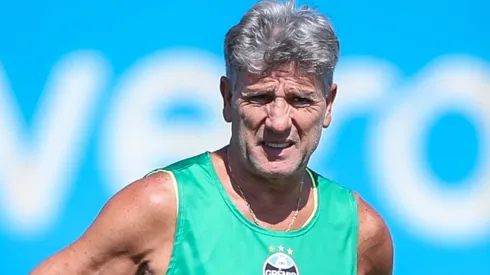 Renato foi comunicado da lesão de jogador do Grêmio (Foto: Lucas Uebel/Grêmio/Divulgação)