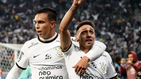 Giovane (à esquerda), atacante do Corinthians. Foto: RODRIGO COCA/AG.CORINTHIANS