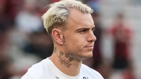 Cotado no Corinthians, Roger Guedes já tem data para voltar ao Brasil. Foto: Robson Mafra/AGIF