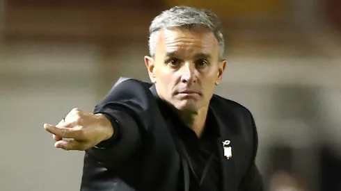 Pablo Lavallén: técnico do The Strongest projetou partida (Foto: Raul Sifuentes/Getty Images)