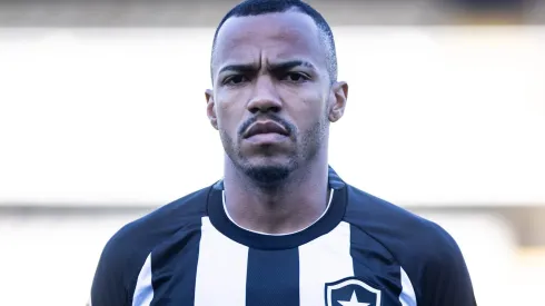 Marlon Freitas é ameaçado e pede para deixar o Botafogo. Foto: Abner Dourado/AGIF
