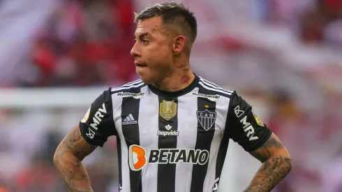 Flamengo Eduardo Vargas tem martelo batido agora no Rubro-Negro (Photo by Silvio Avila/Getty Images)