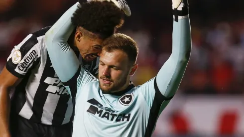 Corinthians pode ir ao Lyon para contratar ex-jogador do Botafogo (Photo by Ricardo Moreira/Getty Images)