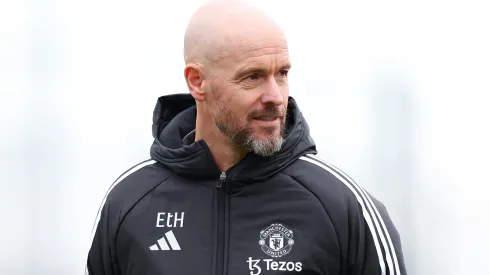 Ten Hag balança, e Manchester United tem 5 treinadores para substituir o neerlandês. (Photo by Matt McNulty/Getty Images)
