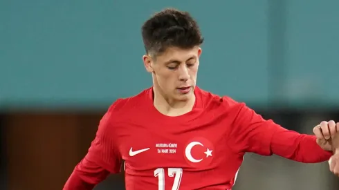 Arda Güler toma deixar o Real Madrid (Foto: Christian Hofer/Getty Images)