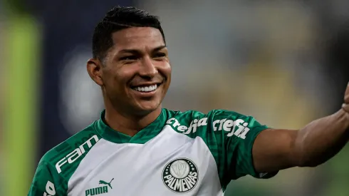 Rony, do Palmeiras, pode recusar o Grêmio e fechar com time inusitado no meio do ano. Foto: Thiago Ribeiro/AGIF