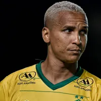 Santos esquece Deyverson e avança para contratar atacante de rival paulista