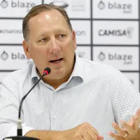 Textor se irrita com "pergunta estúpida" de Romário sobre o Botafogo
