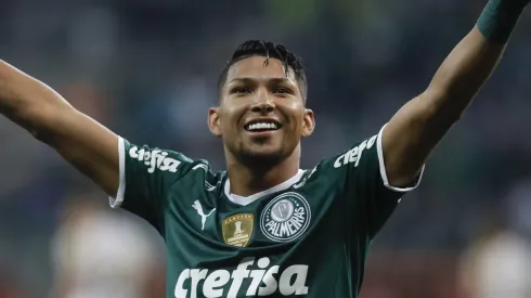Adeus, Palmeiras: Dois grandes rivais da Europa disputam a contratação de Rony. (Photo by Ricardo Moreira/Getty Images)