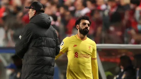 Mohamed Salah of Liverpool shakes hands with Jurgen Klopp, . (Photo by Julian Finney/Getty Images)