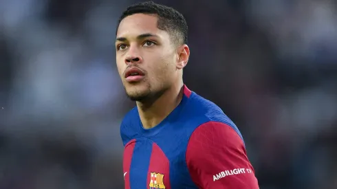 Portal sugere acerto de Vitor Roque, do Barcelona, com o Flamengo. (Photo by David Ramos/Getty Images)