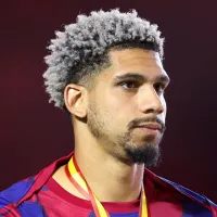 Bayern de Munique entra na disputa com o Manchester United por Ronald Araújo