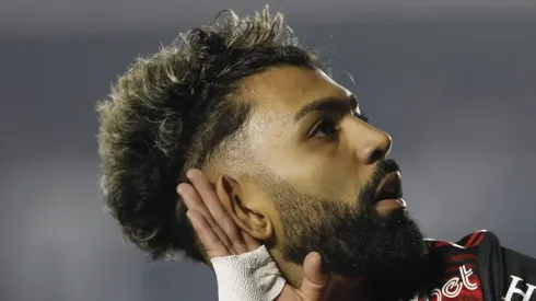 Gabi dá entrevista. Foto: Ricardo Moreira/Getty Images