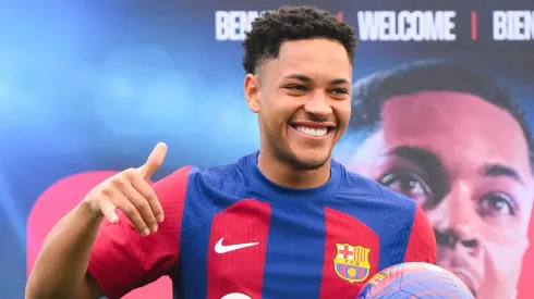 Barcelona estaria disposto a oferecer Vitor Roque para contratar atacante do Man United. (Photo by David Ramos/Getty Images)