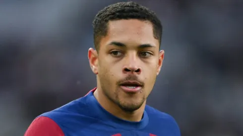 Clube brasileiro quer fechar empréstimo de Vitor Roque junto ao Barcelona (Photo by David Ramos/Getty Images)