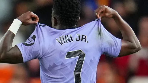 Real Madrid, PSG e mais: As cinco camisas mais valiosas do futebol europeu. (Photo by Aitor Alcalde/Getty Images)