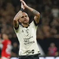 Fábio Santos elege o maior jogador que já vestiu a camisa do Corinthians