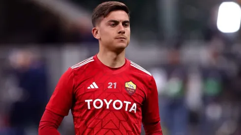 Paulo Dybala pode trocar a Roma por gigante europeu em negócio de R$ 66 milhões. (Photo by Marco Luzzani/Getty Images)