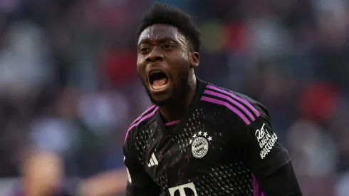 Real Madrid pode sofrer chapéu histórico e 'perder' Davies para gigante inglês (Photo by Alexander Hassenstein/Getty Images)