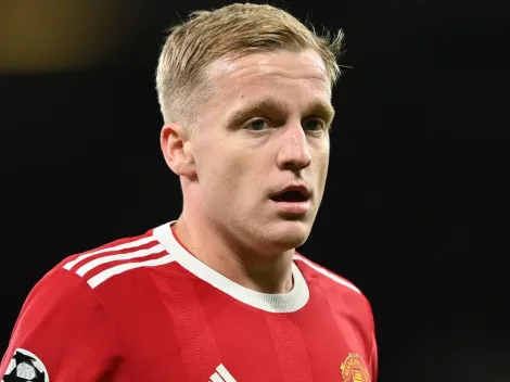 Van de Beek pode ser opção para United trazer Dumfries