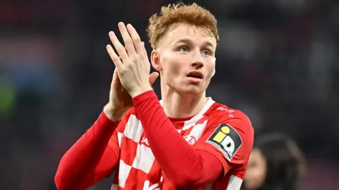 Segundo portal, Mainz tem o interesse de ficar com Van Den Berg. (Photo by Neil Baynes/Getty Images)