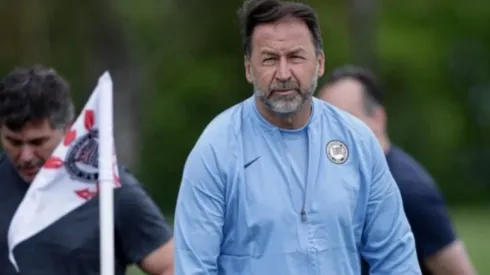 Dirigente vai à Europa negociar jogador (Foto: Rodrigo Coca/Ag.Corinthians/Divulgação)