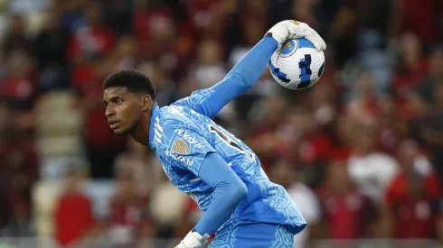 Goleiro Hugo tem empréstimo acabando no futebol português. Foto: Wagner Meier/Getty Images