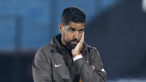António Oliveira mandou a real para direção do Corinthians (Foto: Ernesto Ryan/Getty Images)