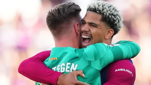 Barcelona e Chelsea podem fechar negócio de última hora envolvendo titular absoluto (Photo by Alex Caparros/Getty Images)