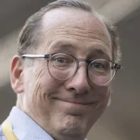 John Textor toma atitude contra Leila Pereira e bastidores vem à tona no jornal Globo