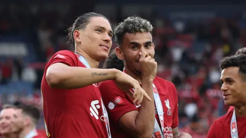 Atacante do Liverpool ganha 'aval' de Arne Slot e pode reforçar o Barcelona. (Photo by Marc Atkins/Getty Images)