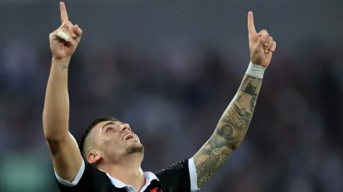 Gabriel Pec saiu do Vasco, mas ainda impacta na realidade financeira do clube carioca.