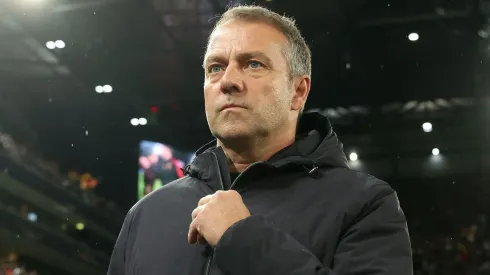 Barcelona tem 'aval' de Hansi Flick para fechar primeira venda na próxima janela. (Photo by Alexander Hassenstein/Getty Images)