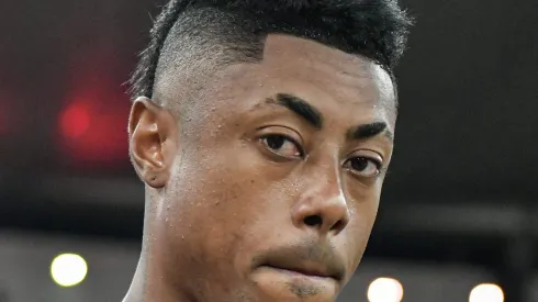 Bruno Henrique recebe proposta para deixar o Flamengo; salário de R$ 3,6 milhões por mês.