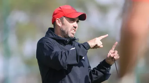 Eduardo Coudet, técnico do Internacional, vai ter de superar três grandes desfalques nas próximas partidas.