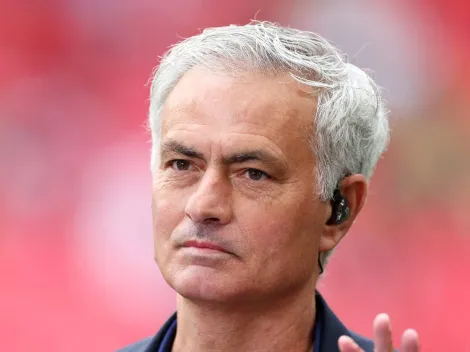 José Mourinho consola Edin Terzic após final da Champions League