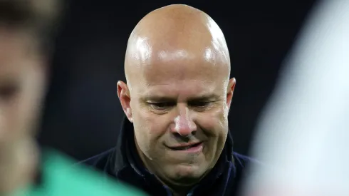 Arne Slot , técnico do Liverpool (Photo by Dean Mouhtaropoulos/Getty Images)