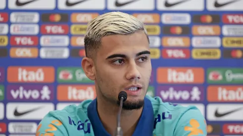 Andreas Pereira concede entrevista na Seleção Brasileira. Foto: Rafael Ribeiro/CBF