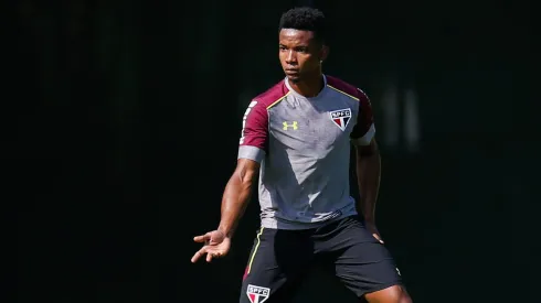 Thiago Mendes durante treino do Sao Paulo Foto: Marcello Zambrana/AGIF
